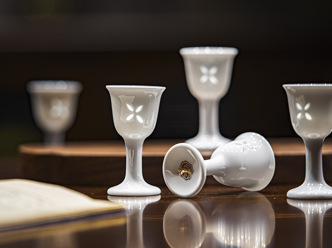 07.1·六头酒杯.jpg