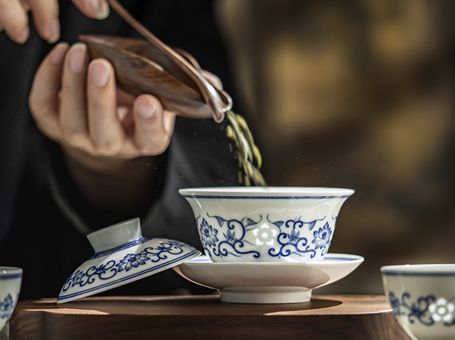 26.1·手绘宝莲茶具.jpg