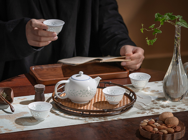05.1·东方莲韵五头茶具.JPG