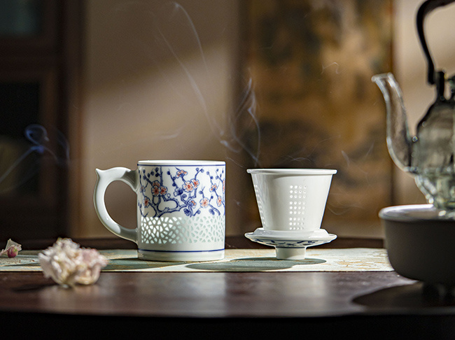 40.1·手绘早春茶漏杯.jpg